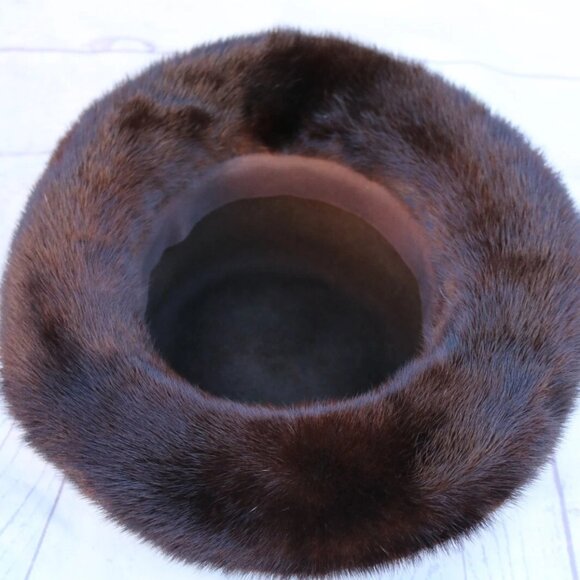 100% Wool Felt and Natural Mink Fur Brim Women's Hat, Vintage Winter Wool Hat - Picture 7 of 12